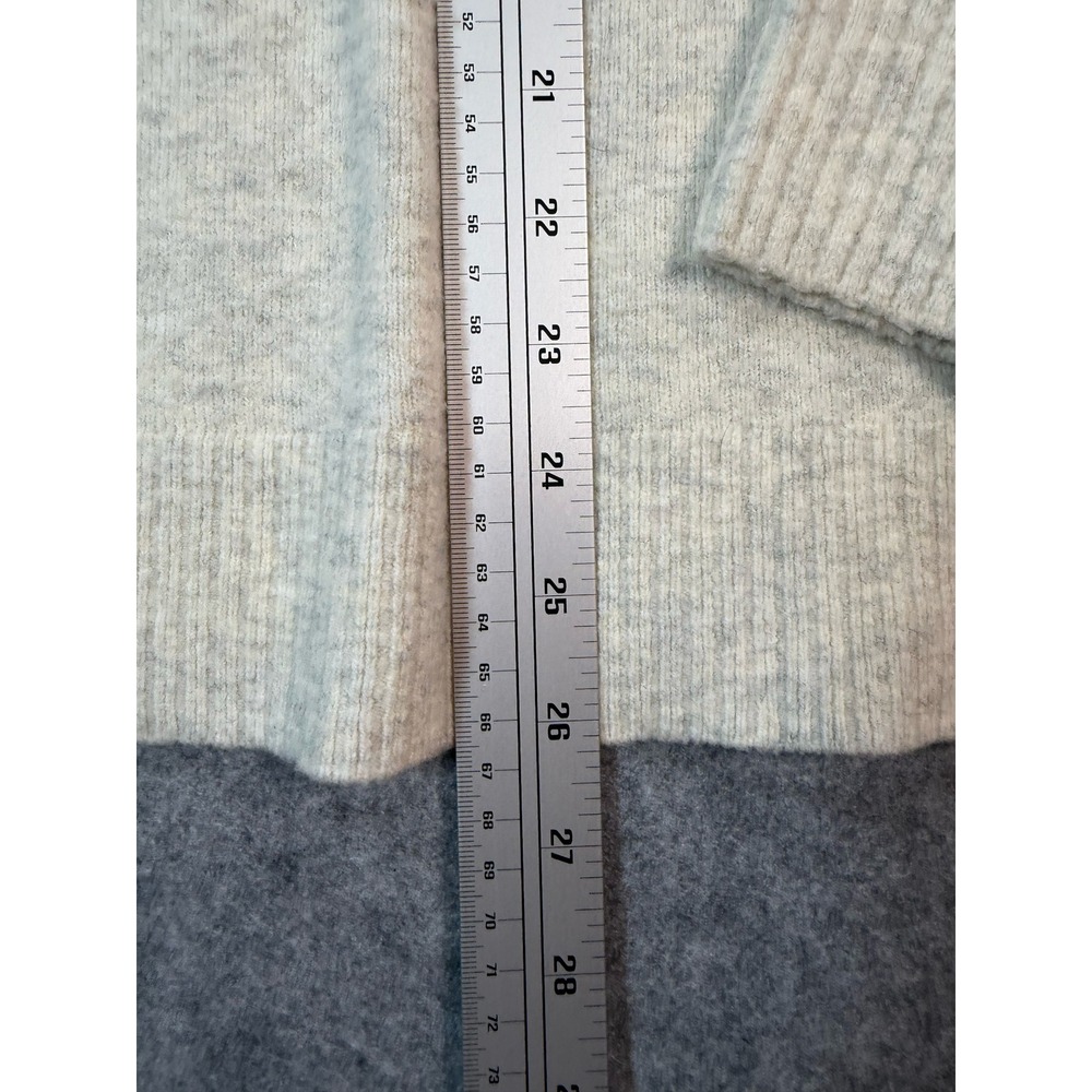 J.Crew Womens Heather Oatmeal Grey Crewneck Knit Sweater Size Medium - Picture 6 of 8